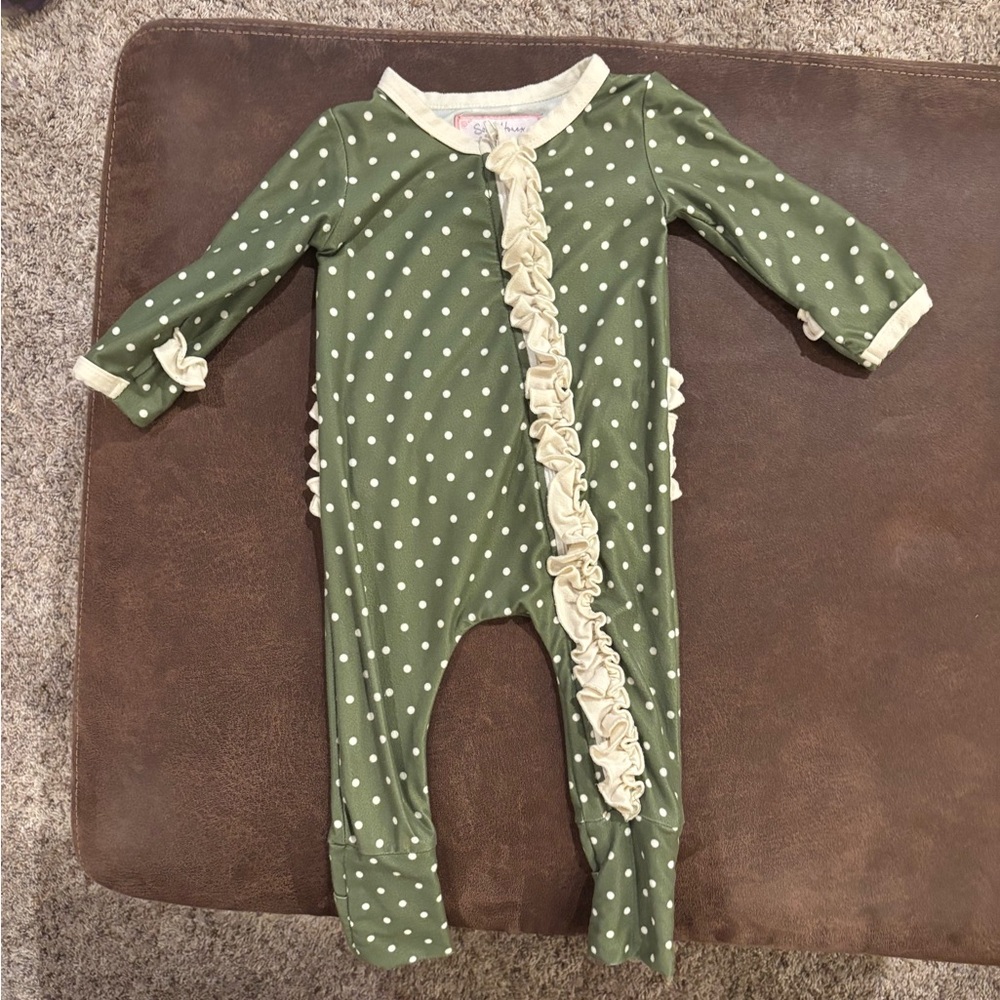 SweetHoney lounge. 6 month.